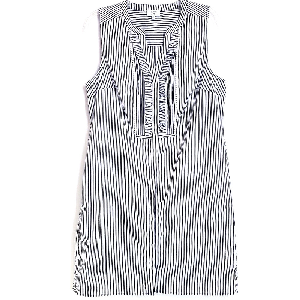 NWOT Crown & Ivy Gray Striped Shift Dress